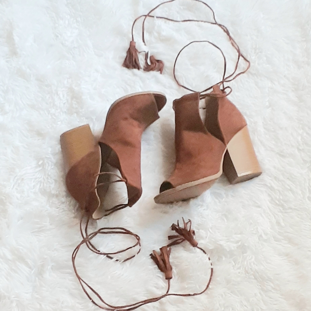 (NWOT) Qupid brown open toe boho wrap booties - Picture 2 of 11